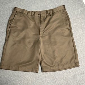 Men’s Haggar flat front flex fit dress short. Olive tan size 36.